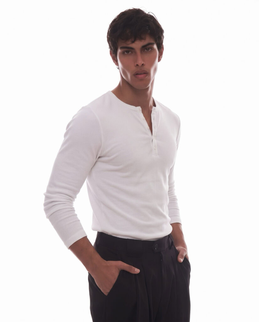 Unisex white henley shirt from Revivo Avenue, Parisian menswear brand.